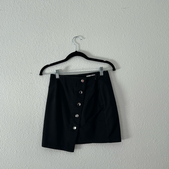 CHRISSY BUTTON SKIRT IN BLACK - Picture 2 of 5